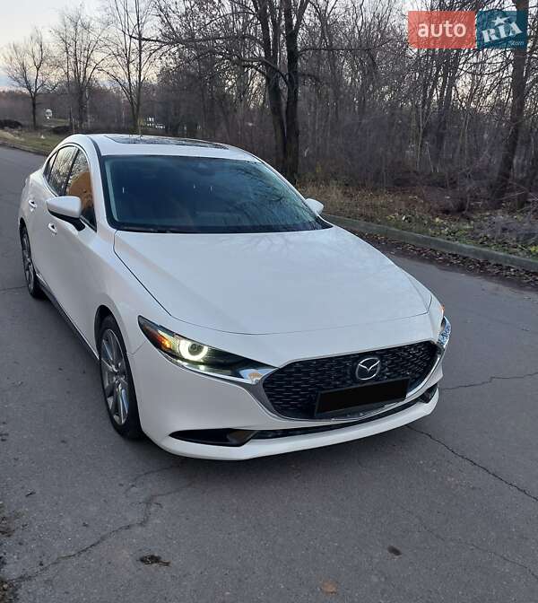Седан Mazda 3 2023 в Дніпрі