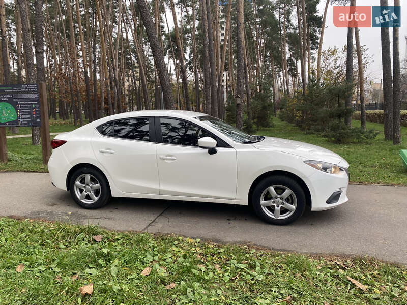 Седан Mazda 3 2015 в Києві
