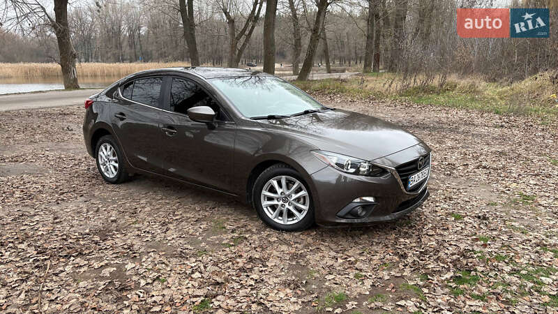 Седан Mazda 3 2015 в Кропивницькому