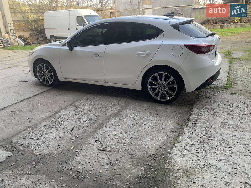 Хэтчбек Mazda 3 2015 в Одессе