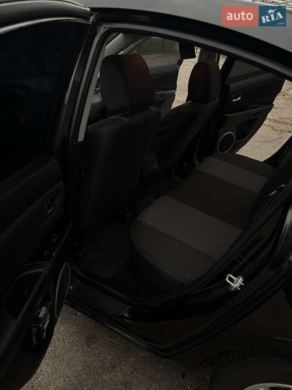 Седан Mazda 3 2008 в Прилуках