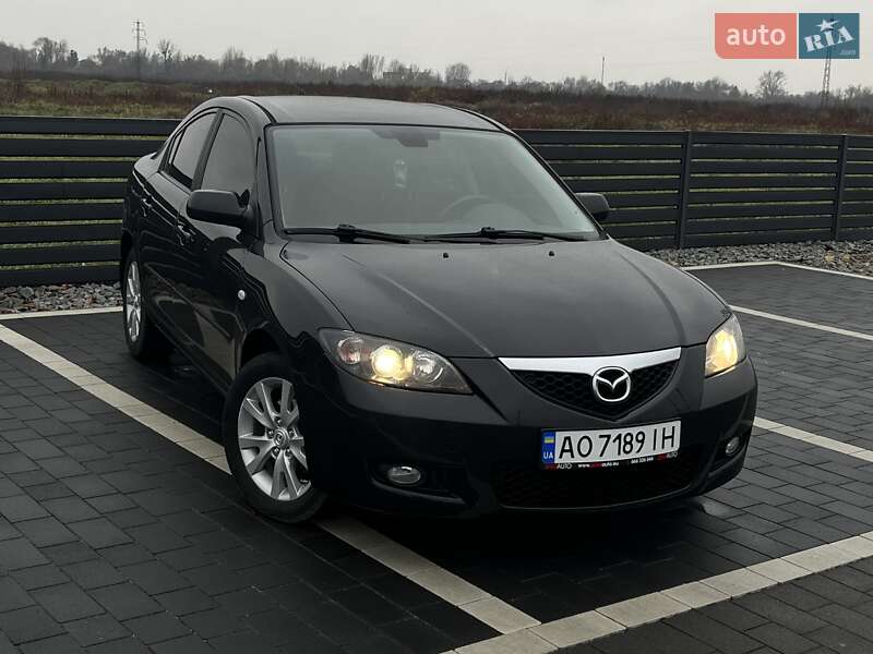 Седан Mazda 3 2007 в Мукачево
