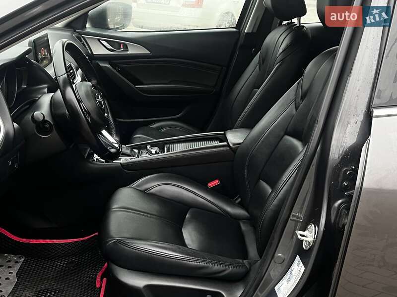 Седан Mazda 3 2017 в Днепре