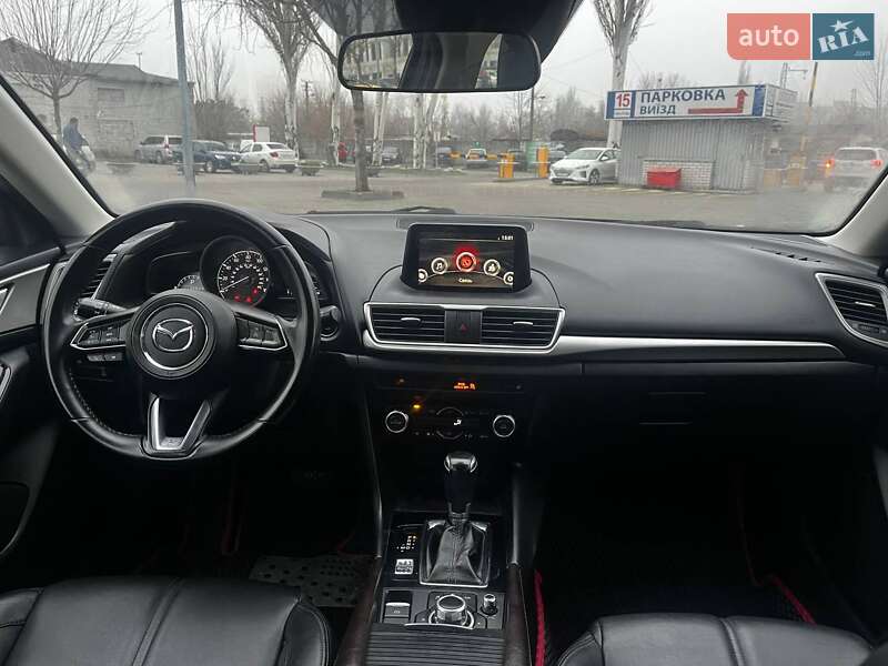 Седан Mazda 3 2017 в Днепре