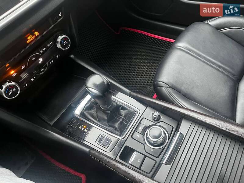 Седан Mazda 3 2017 в Днепре