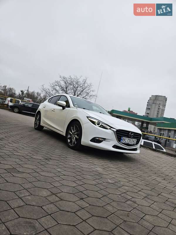 Хетчбек Mazda 3 2018 в Львові фото Хетчбек Mazda 3 2018 в Львові