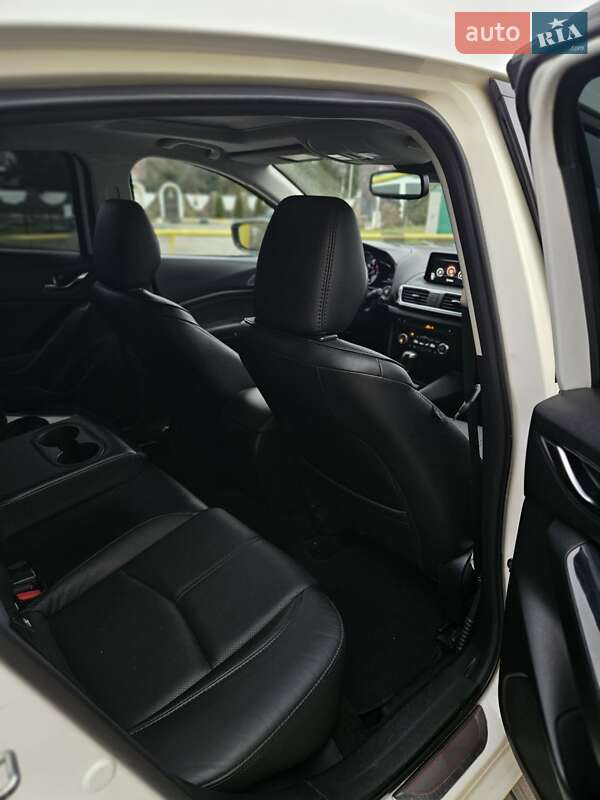 Хетчбек Mazda 3 2018 в Львові фото 13 Хетчбек Mazda 3 2018 в Львові