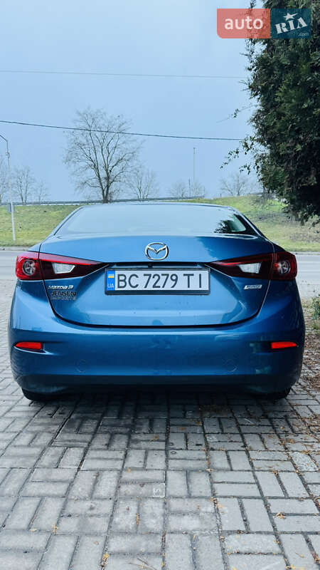 Седан Mazda 3 2017 в Львові
