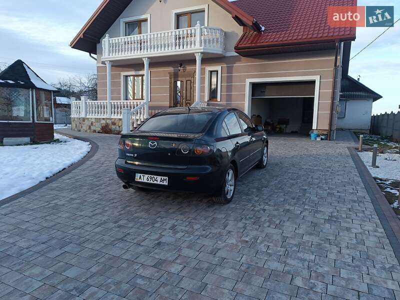 Седан Mazda 3 2005 в Надвірній