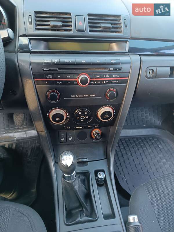 Седан Mazda 3 2005 в Надвірній