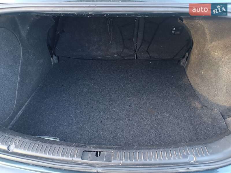 Седан Mazda 3 2005 в Надвірній