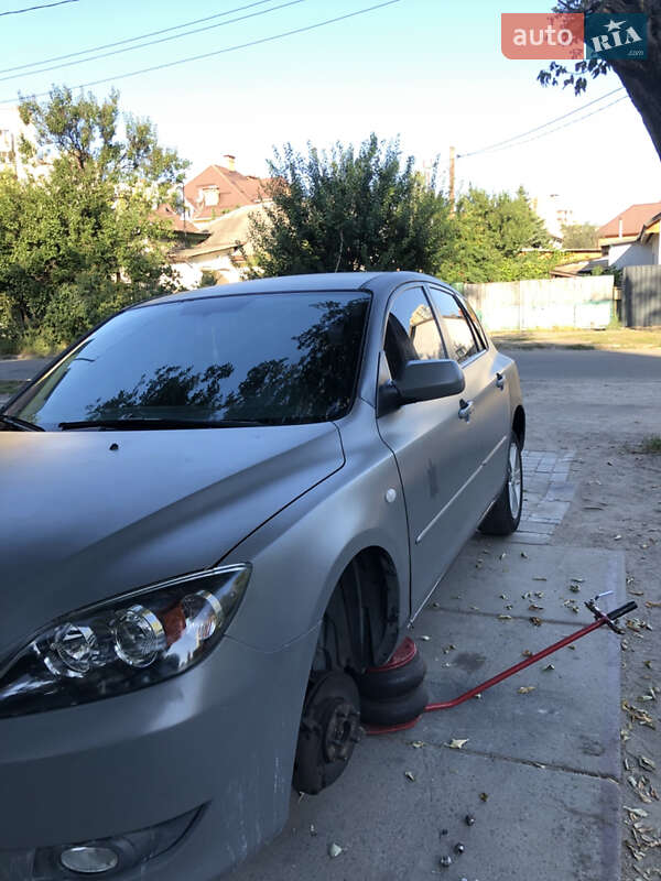 Хэтчбек Mazda 3 2004 в Киеве