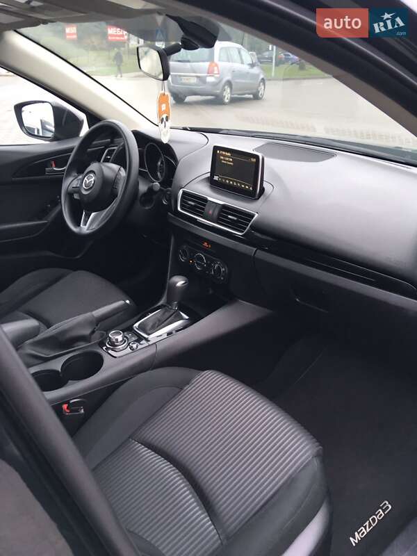 Седан Mazda 3 2015 в Черкассах