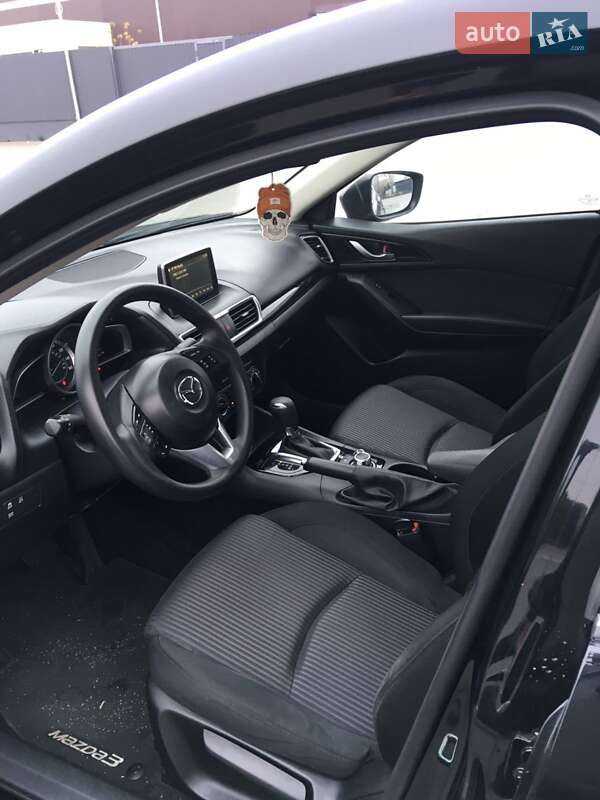 Седан Mazda 3 2015 в Черкассах