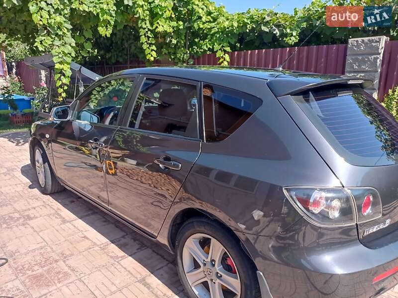 Хэтчбек Mazda 3 2006 в Вараше