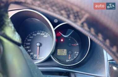 Хэтчбек Mazda 3 2006 в Вараше