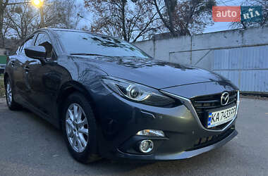 Седан Mazda 3 2016 в Киеве