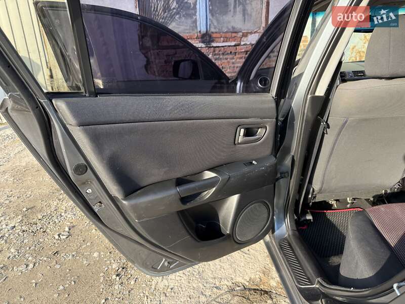 Седан Mazda 3 2005 в Сумах