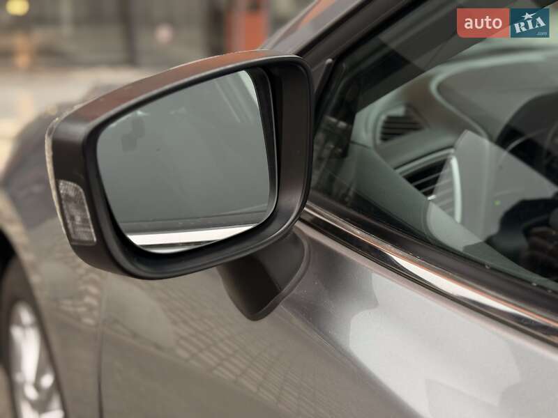 Хетчбек Mazda 3 2015 в Києві фото 9 Хетчбек Mazda 3 2015 в Києві