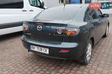Седан Mazda 3 2006 в Ровно