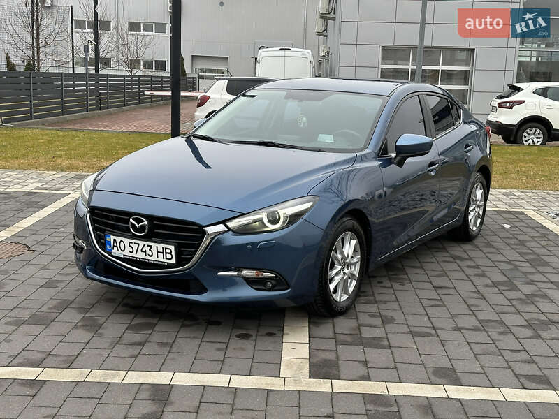 Седан Mazda 3 2017 в Мукачево