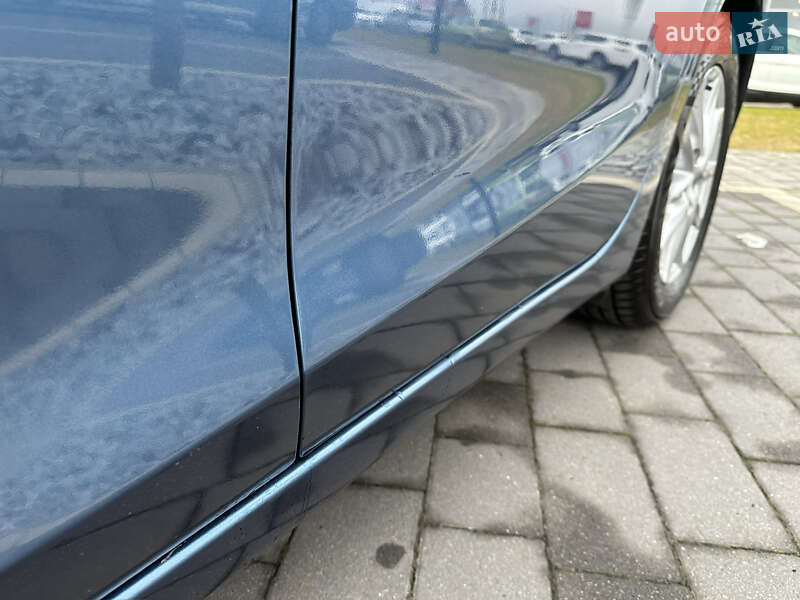 Седан Mazda 3 2017 в Мукачево