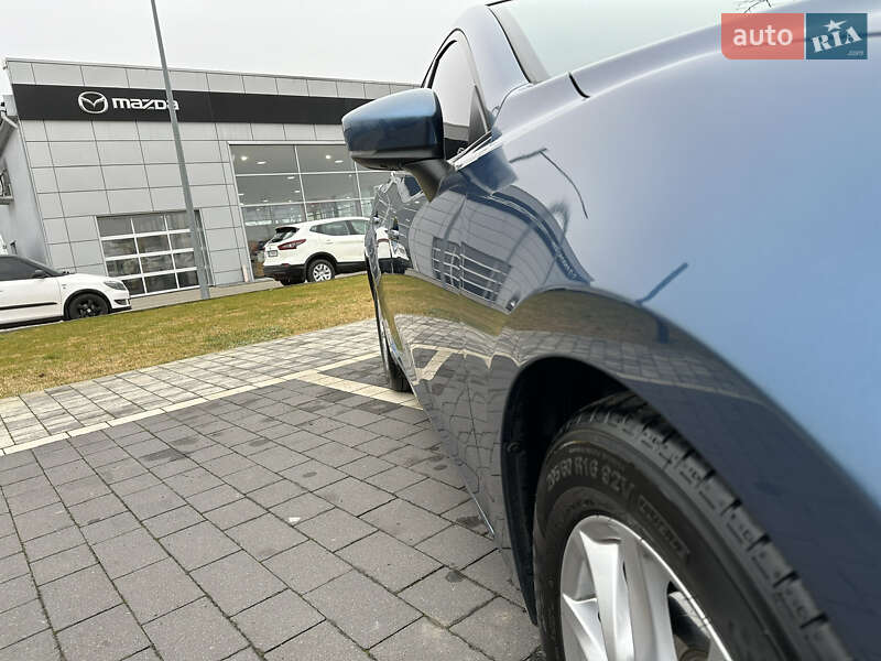 Седан Mazda 3 2017 в Мукачево