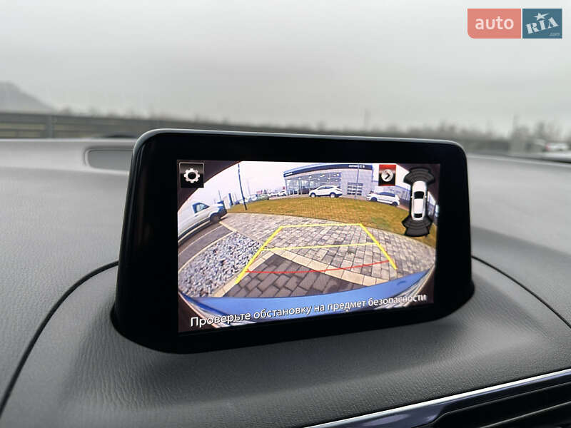 Седан Mazda 3 2017 в Мукачево