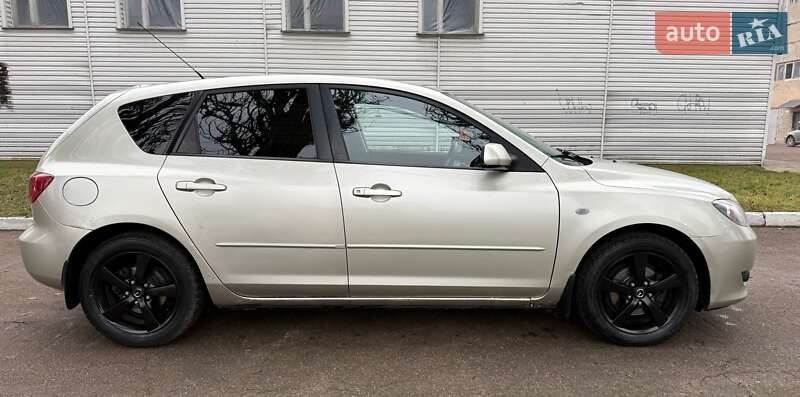 Хэтчбек Mazda 3 2004 в Киеве
