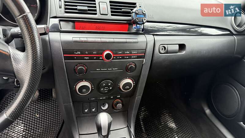 Хэтчбек Mazda 3 2004 в Киеве
