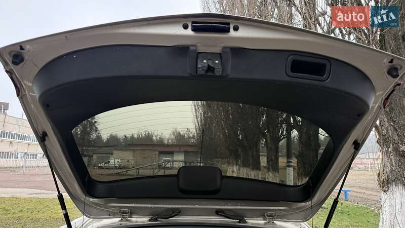 Хэтчбек Mazda 3 2004 в Киеве