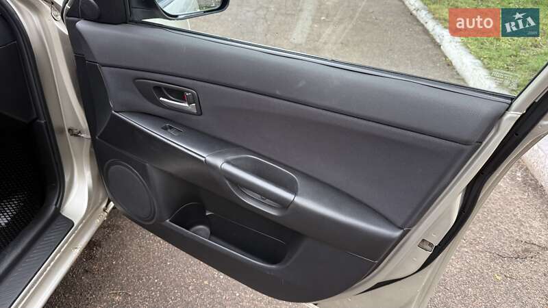 Хэтчбек Mazda 3 2004 в Киеве