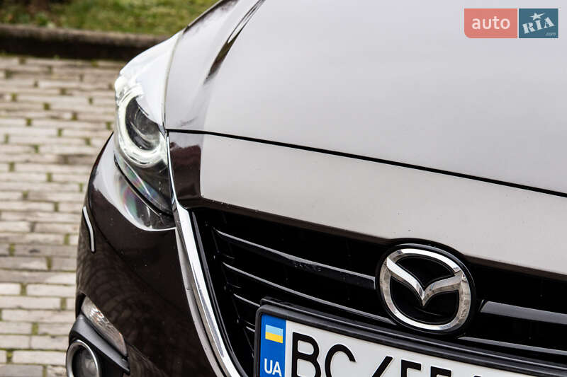 Седан Mazda 3 2015 в Львове