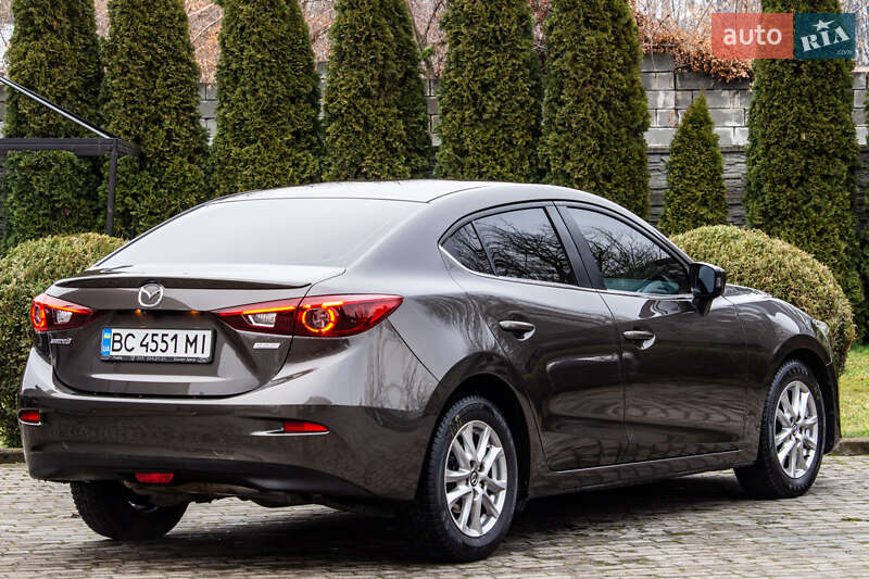 Седан Mazda 3 2015 в Львове
