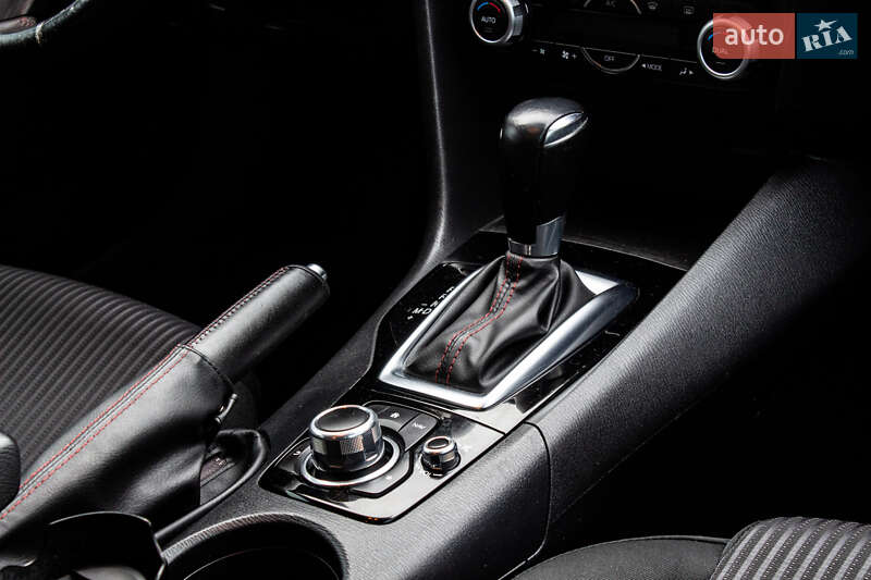 Седан Mazda 3 2015 в Львове