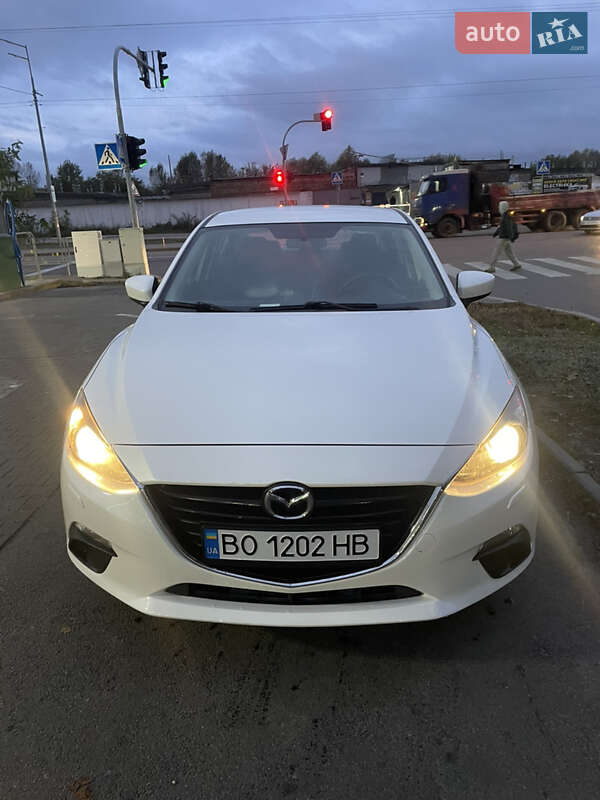 Седан Mazda 3 2015 в Киеве