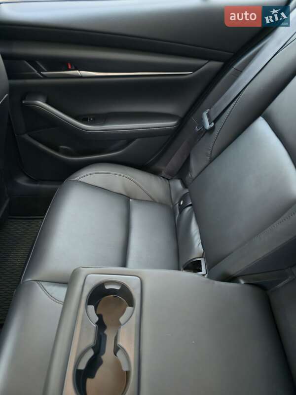 Седан Mazda 3 2023 в Полтаве