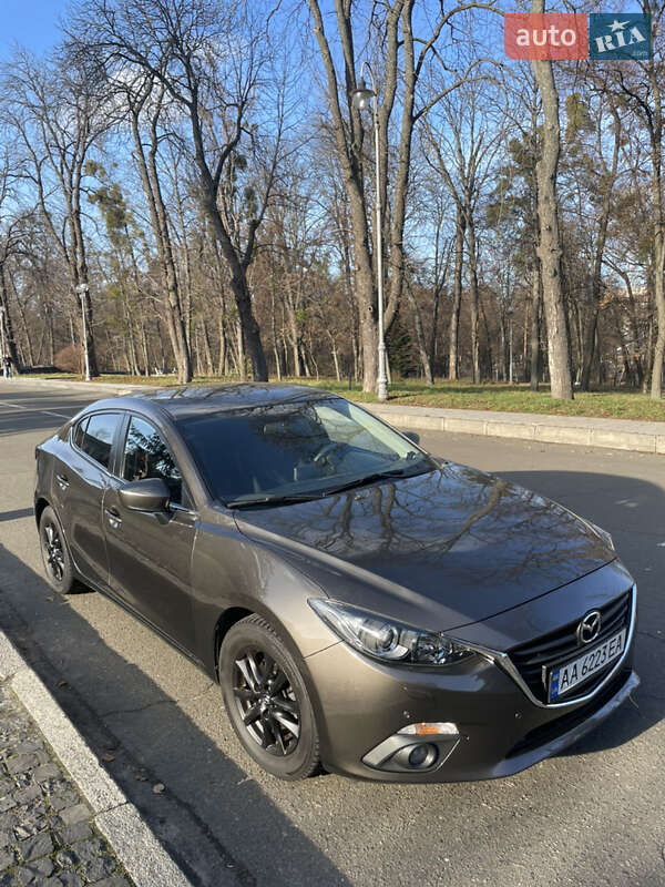 Седан Mazda 3 2015 в Києві