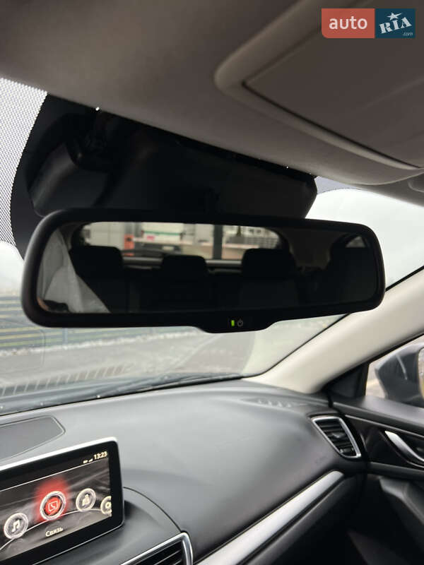 Хэтчбек Mazda 3 2015 в Мукачево