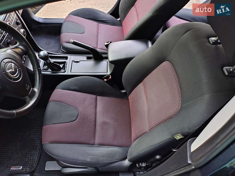 Седан Mazda 3 2006 в Ровно