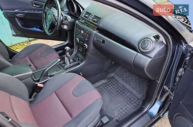 Седан Mazda 3 2006 в Ровно