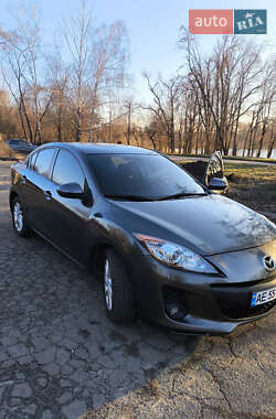 Седан Mazda 3 2012 в Липовце