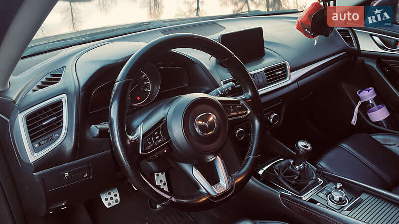 Хэтчбек Mazda 3 2017 в Киеве
