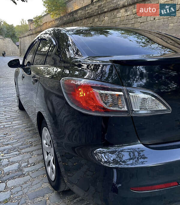 Седан Mazda 3 2012 в Николаеве