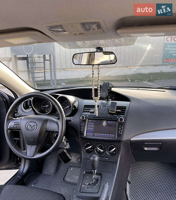 Седан Mazda 3 2012 в Николаеве