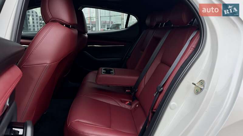 Хэтчбек Mazda 3 2024 в Чернигове