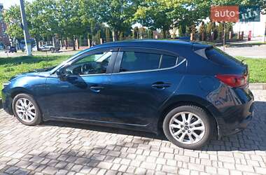 Хэтчбек Mazda 3 2017 в Калуше