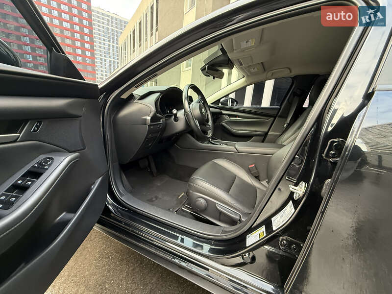 Седан Mazda 3 2019 в Киеве