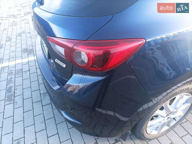 Хэтчбек Mazda 3 2017 в Калуше