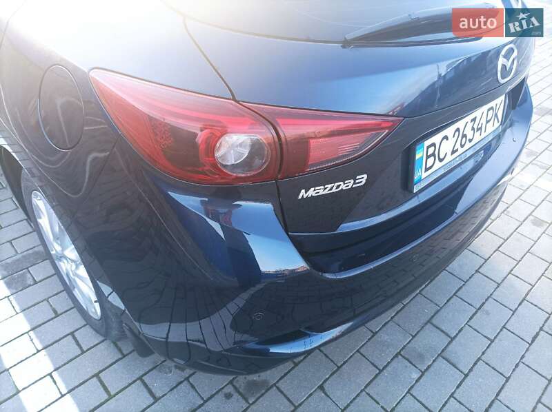 Хэтчбек Mazda 3 2017 в Калуше